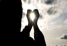 678体育app:沙特联-吉达联合4-1逆转利雅得新月7分领跑 本泽马破门贝尔温双响.